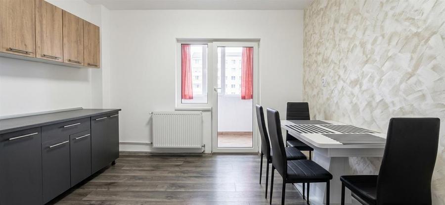 Apartament cu 3 camere decomandat în Iosia