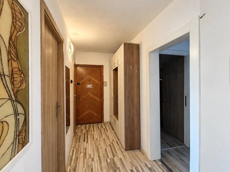 Apartament cu 4 camere decomandat, mobilat în Fabric