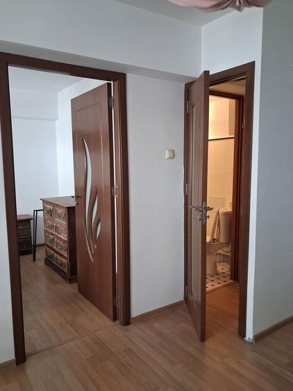 Apartament cu 2 camere semidecomandat, mobilat în Cișmigiu