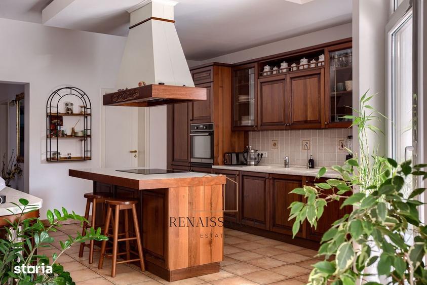 Timisoara - Girocului Vila 12 Camere 4 Bai | 497mp Utili 1373mp Teren - 12