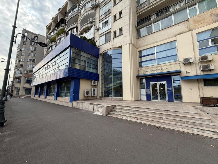 Birou, de 3,009 mp, în Splaiul Unirii