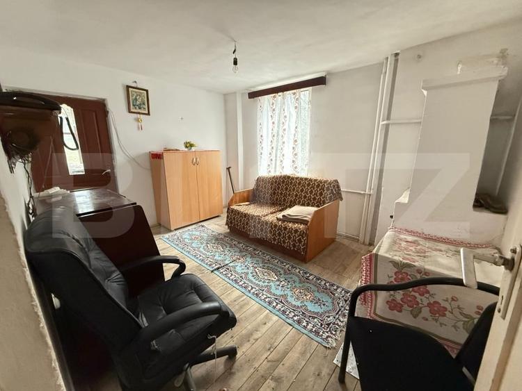 Casă individuală cu 5 camere cu Teren 2300 Mp în Exterior Vest