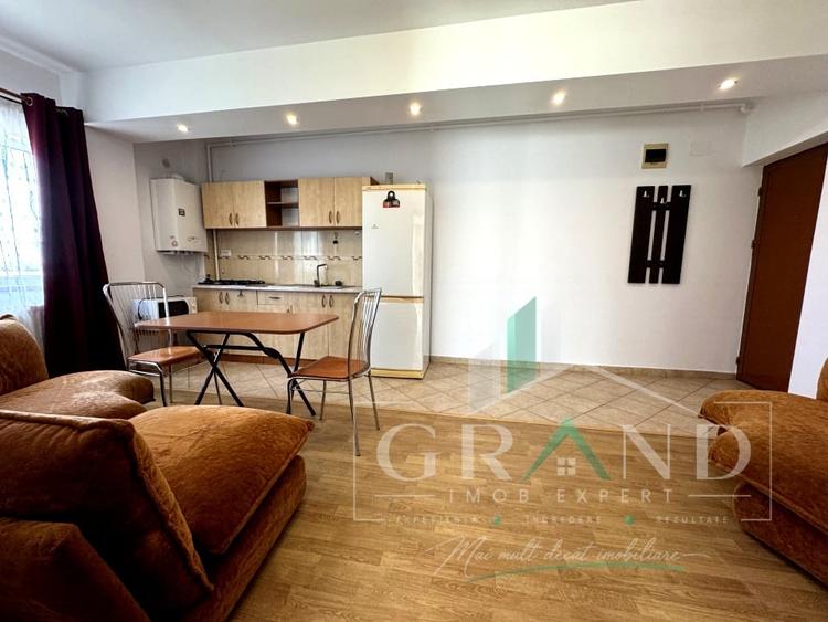 Apartament cu 2 camere semidecomandat, mobilat în Calea Turzii