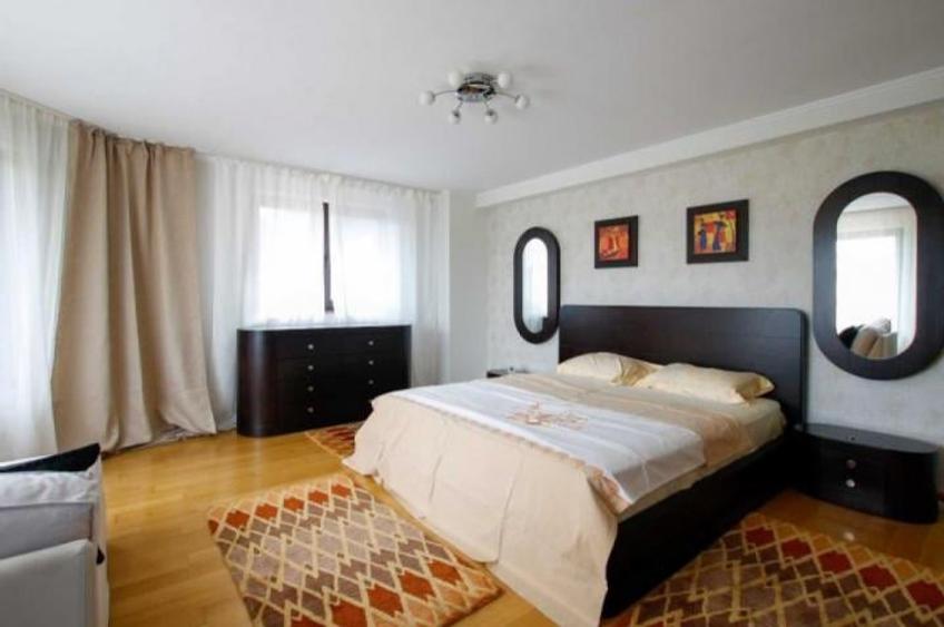 Casă cu 5 camere cu Teren 950 Mp în Snagov
