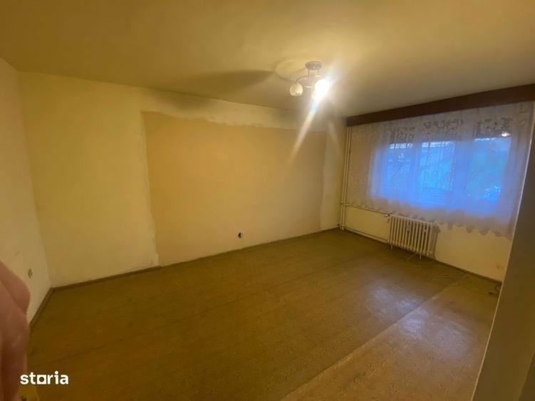 Apartament cu 3 camere decomandat în Rogerius