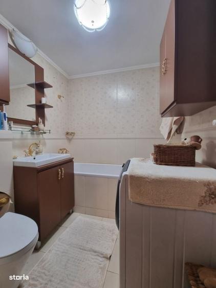Apartament cu 4 camere decomandat în Unirii
