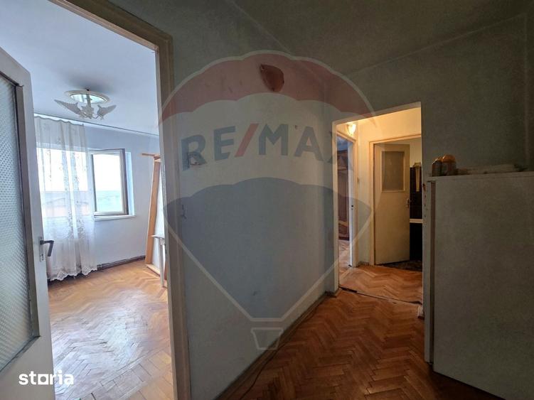 Apartament cu 3 camere decomandat în Tolstoi