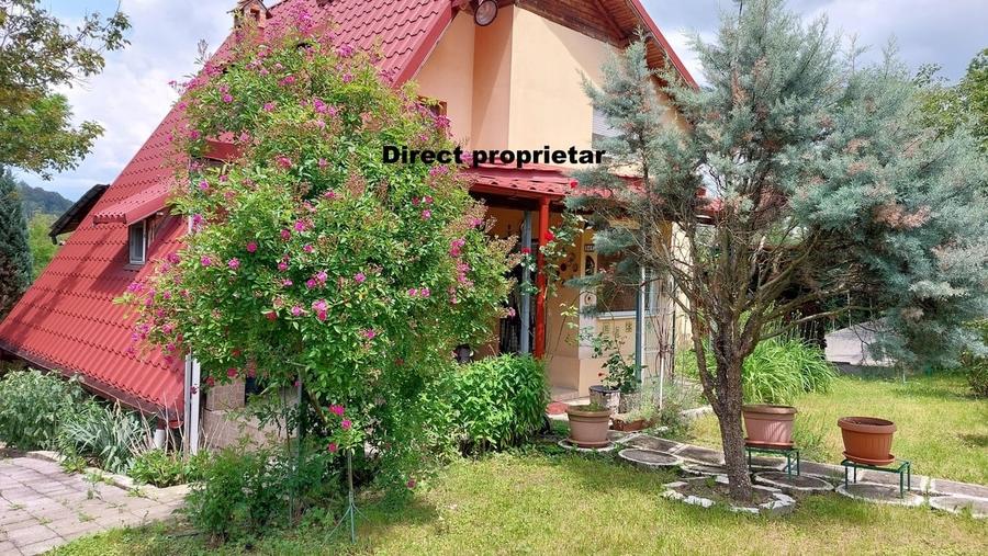 Casă cu 4 camere cu Teren 3300 Mp în Central