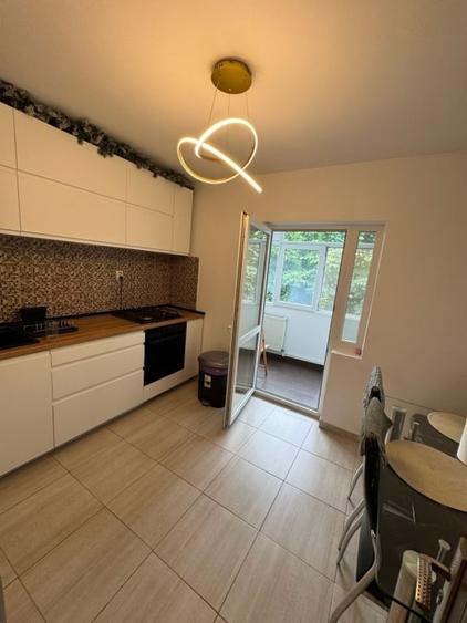 Apartament cu 3 camere decomandat în Nicolina