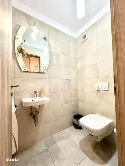 Apartament cu 3 camere decomandat în Tractorul