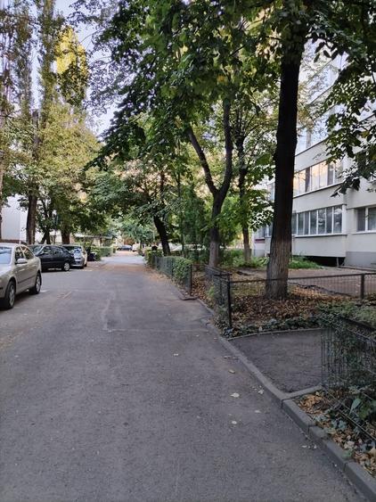 Apartament cu 2 camere decomandat în Pajura