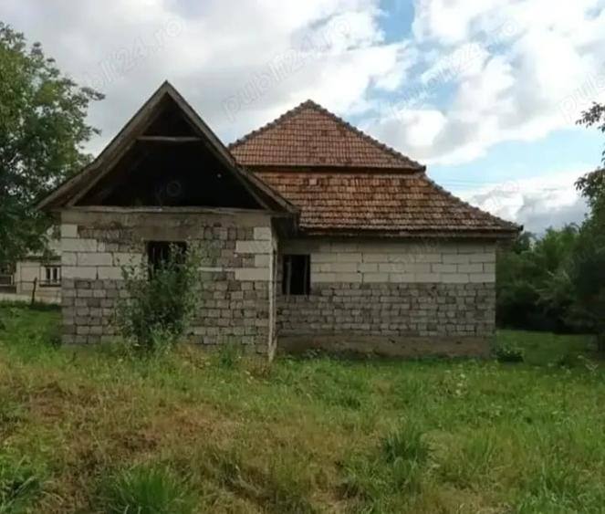Casă cu 3 camere în Săliște