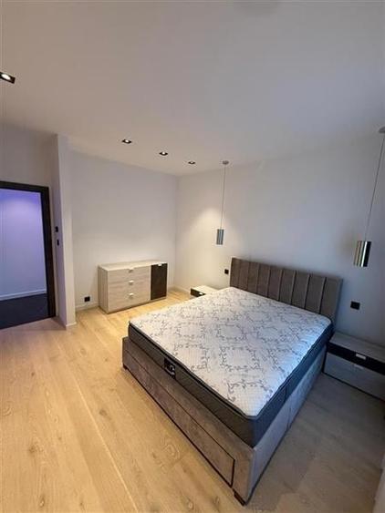 Penthouse cu 7 camere decomandat în Tei