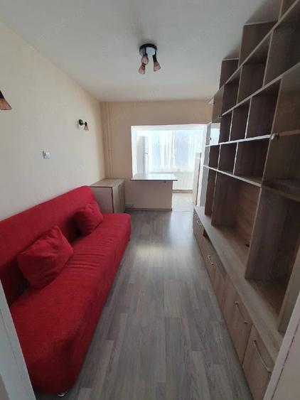 Apartament cu 2 camere decomandat în Steaua