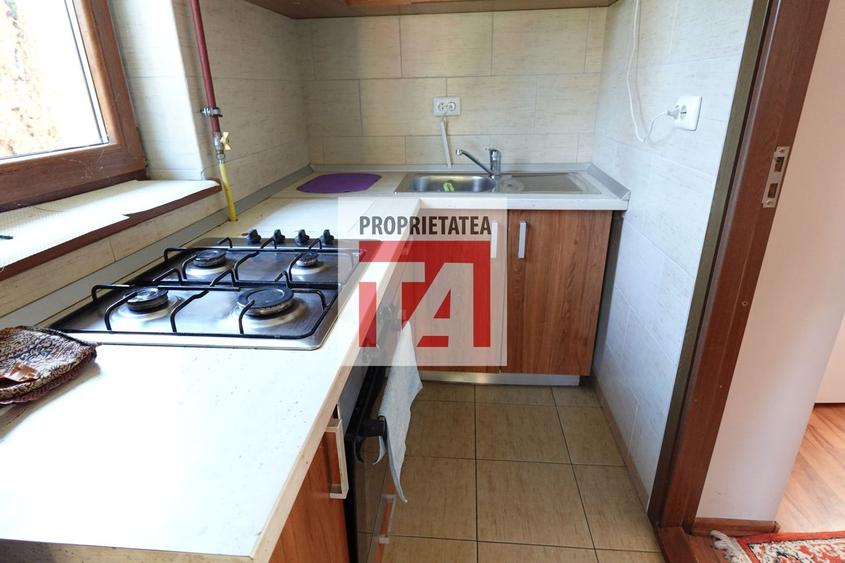 Casă cu 6 camere cu Teren 1500 Mp în Central