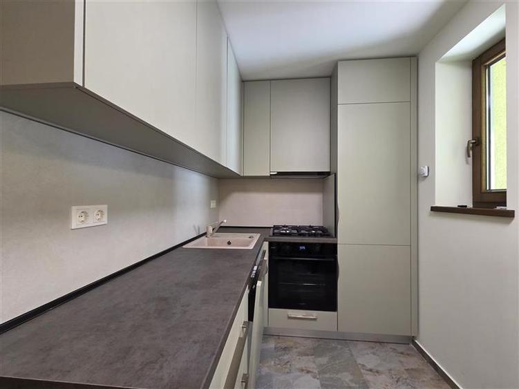 Apartament cu 2 camere semidecomandat, mobilat în Drumul Poienii