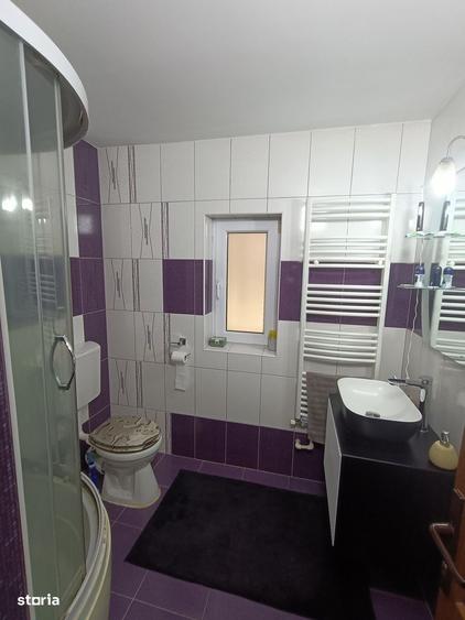 Casă cu 3 camere cu Canalizare în Ampoița