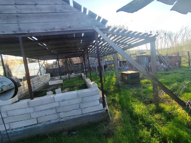 Teren de 2048 mp, în Valea Popii