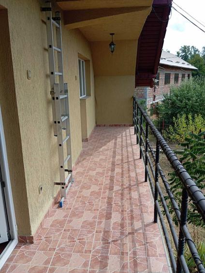 Casă cu 4 camere în Central