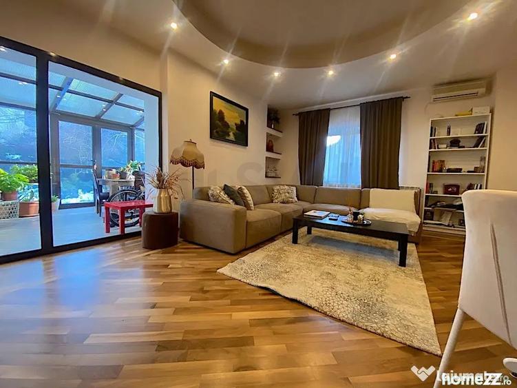 Casă cu 5 camere cu Teren 270 Mp în Dămăroaia