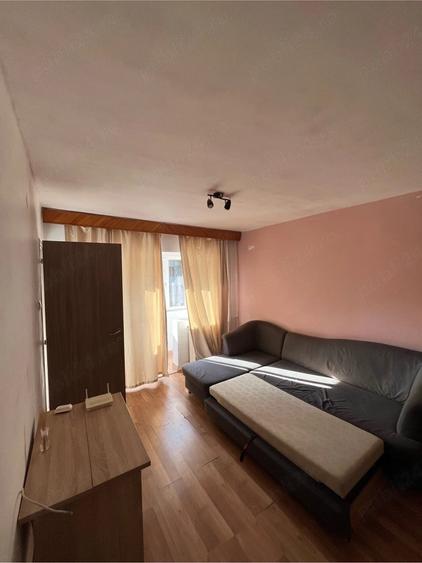 Garsonieră decomandată în Soarelui