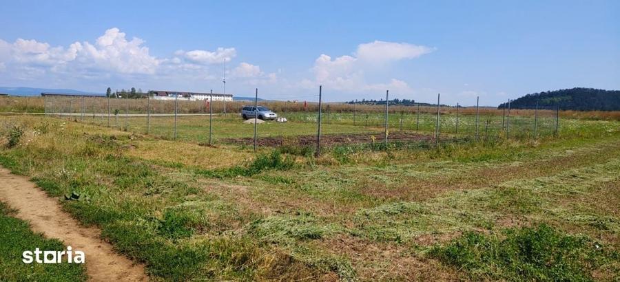 Teren de 940 mp, în Sânpetru