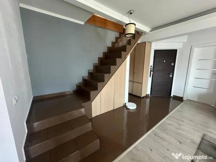 Apartament cu 4 camere semidecomandat în Florești