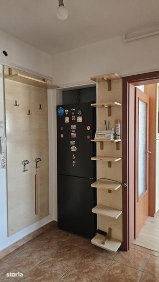 Apartament cu 3 camere, mobilat în Grivița