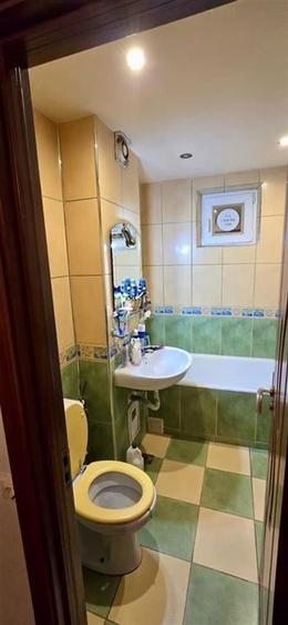Apartament cu 4 camere decomandat, mobilat în Tractorul