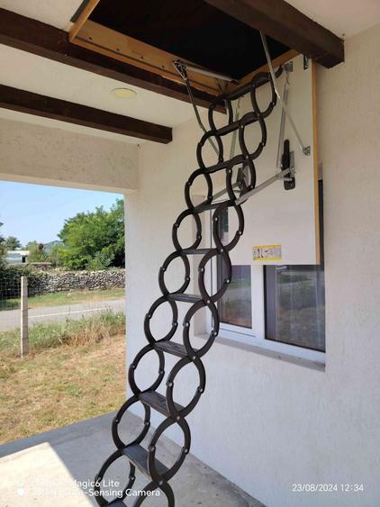 Casă cu 3 camere în Pecineaga