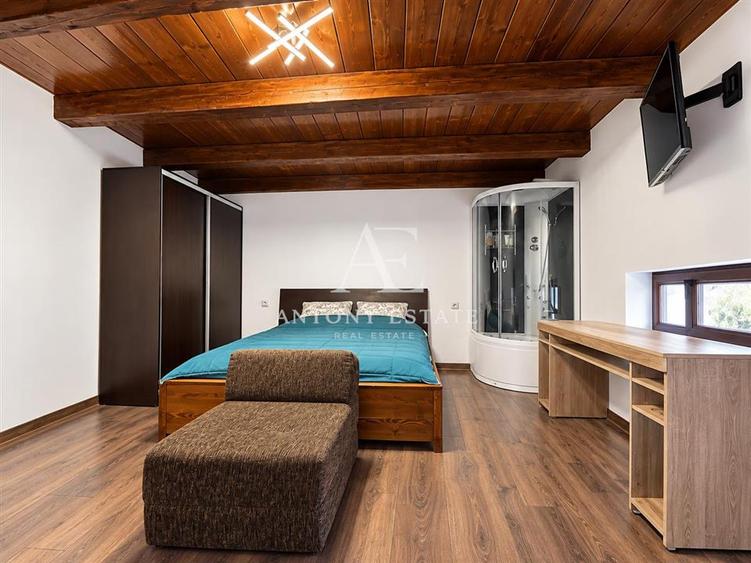 Apartament cu 3 camere semidecomandat, mobilat în Ultracentral