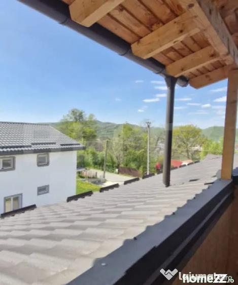 Casă cu 2 camere cu Teren 1000 Mp în Central