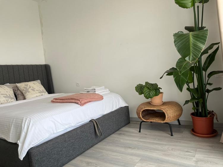 Apartament cu 2 camere semidecomandat, mobilat în Floreasca