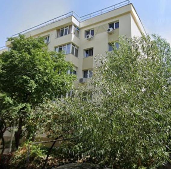 Apartament cu 3 camere decomandat în Colentina