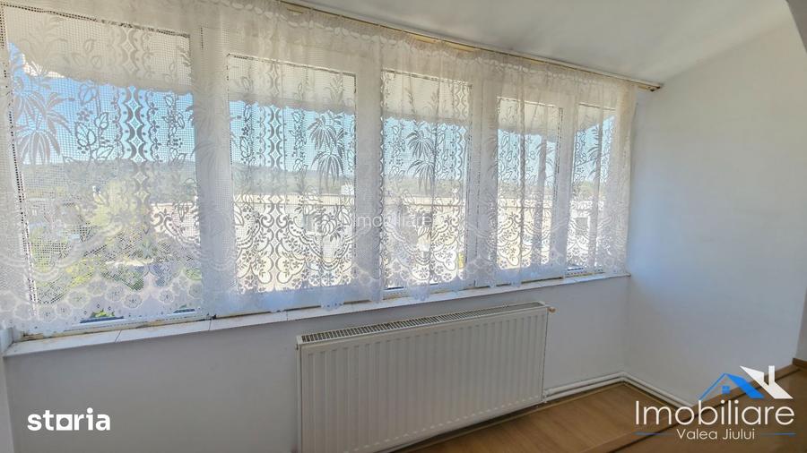 Apartament 3 camere de vanzare Cocosvar, Vulcan
