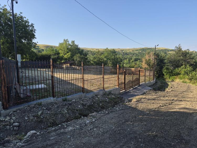 Spațiu comercial, în Jugureni