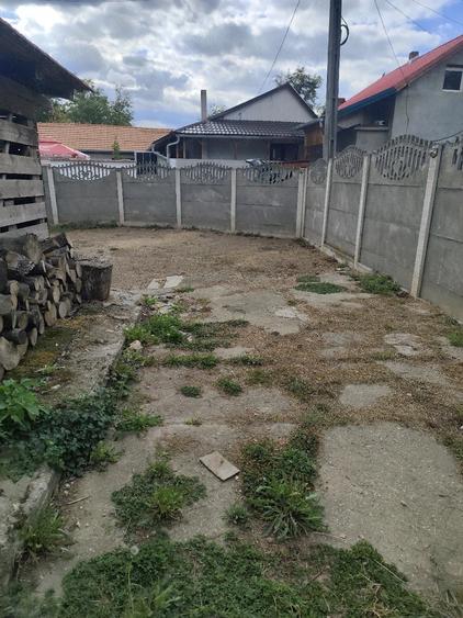 Casă cu 2 camere cu Teren 500 Mp în Central