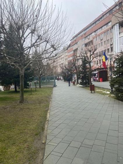 Apartament cu 2 camere decomandat, mobilat în Central