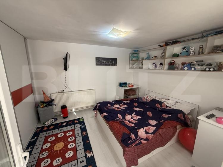 Apartament cu 4 camere decomandat, mobilat în Micro 11