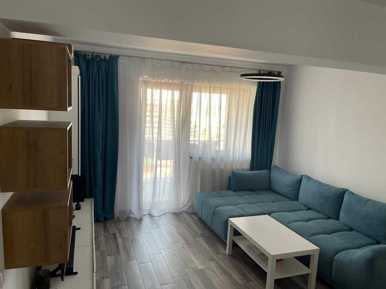Apartament cu 2 camere semidecomandat în Craiovei