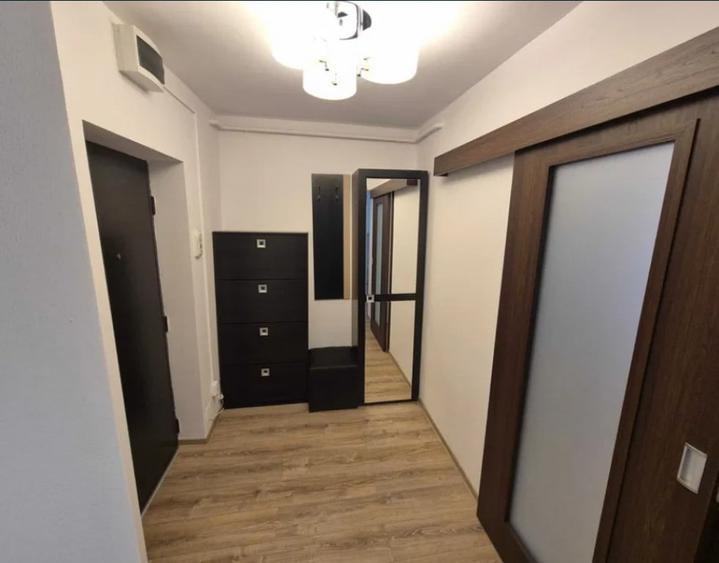 Apartament cu 2 camere semidecomandat în Răcădău