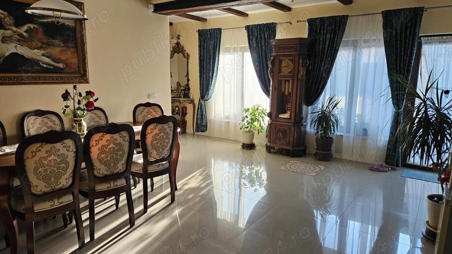 Casă cu 5 camere cu Teren 840 Mp în Lipovei