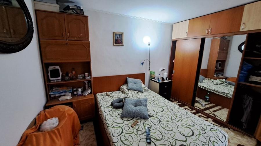 Casă individuală cu 4 camere cu Canalizare în Trocadero