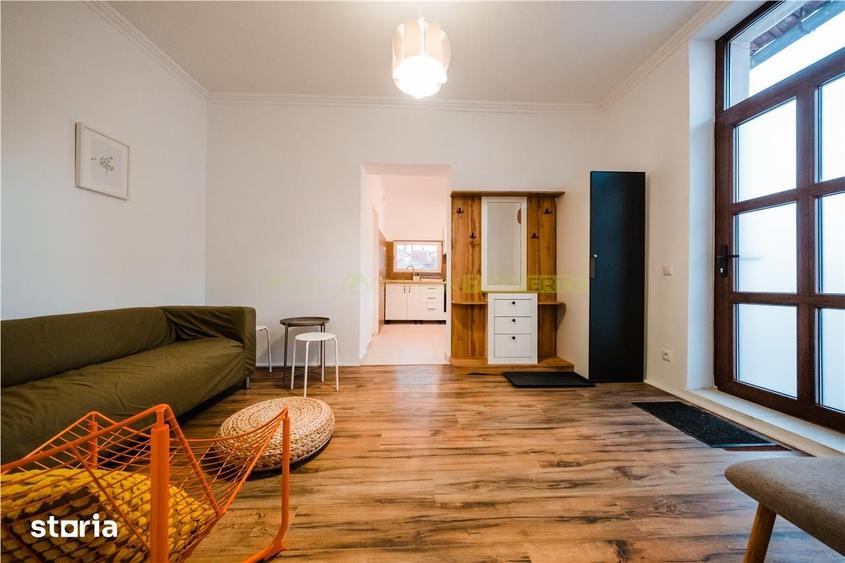 Apartament cu 3 camere, mobilat în Schei