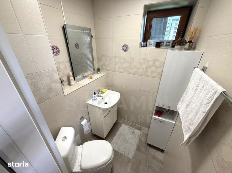 Apartament cu 3 camere în Craiovița Nouă