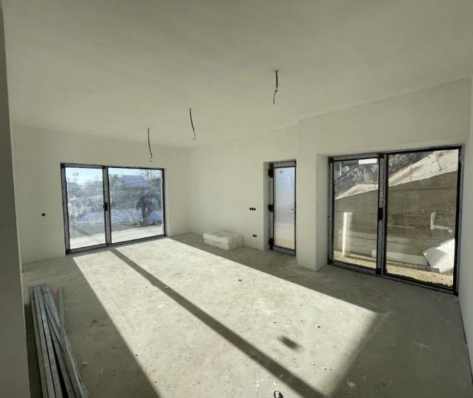 Casă individuală cu 5 camere cu Teren 1000 Mp în Feleacu