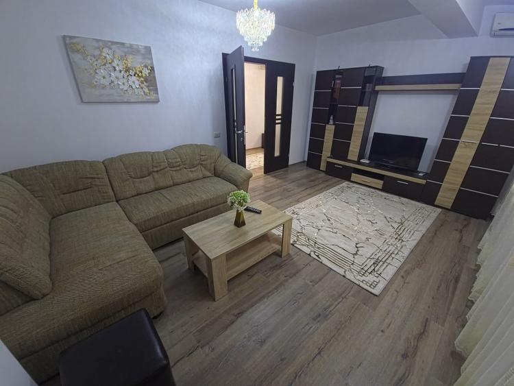 Apartament cu 2 camere decomandat, mobilat în Delfinariu