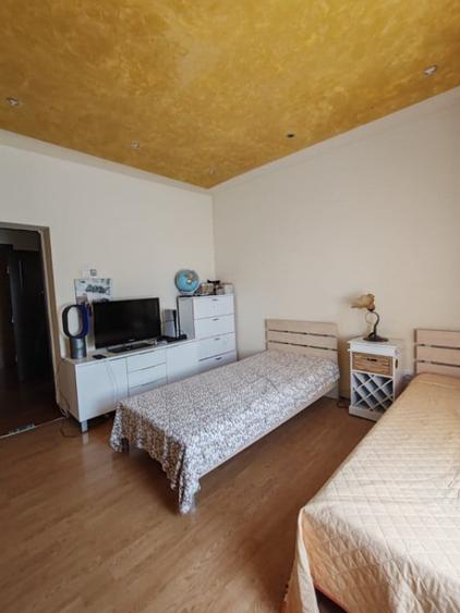 Casă cu 5 camere cu Teren 683 Mp în Central