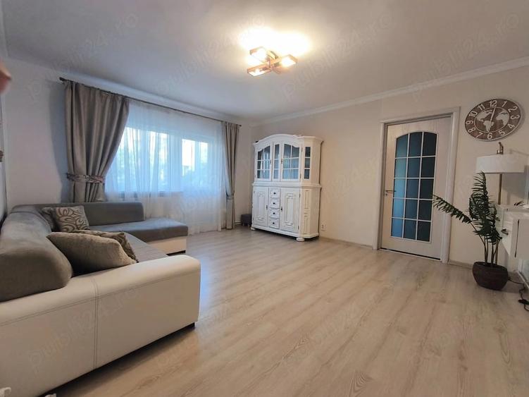 Apartament cu 3 camere semidecomandat în Gării
