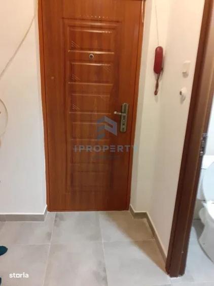 Garsonieră în Titan